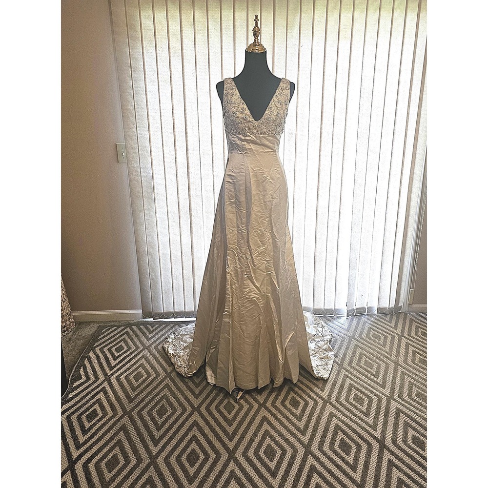Stephen Yearick Beige Embellished Beaded Wedding Dress‎ Size 6